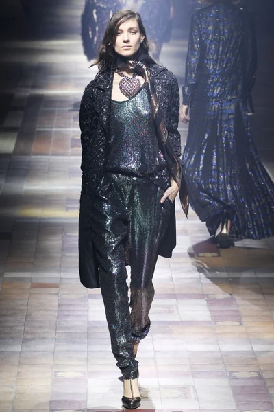 Look 34